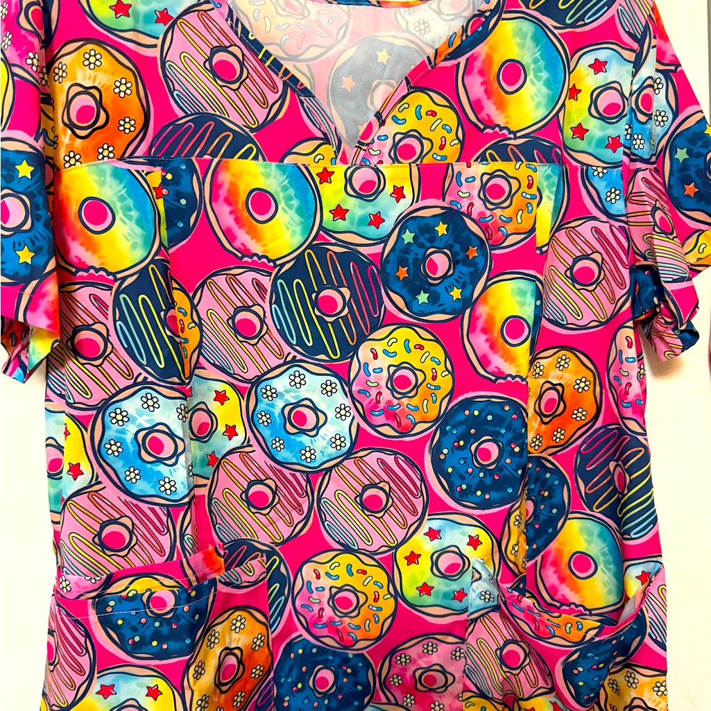 Yummy Donuts Scrub Top L Brand New